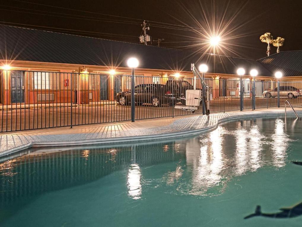 Americas Best Value Inn Sinton Exterior foto